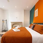 Collegehouse-Businessready-Freeparking&Wifi