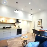 Cityescape - 2Br 2 Bath