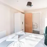 Fabulous 2 Bedroom Manchester Apartment