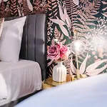 Newly Renovated 5 Bedroom Home-Manchester