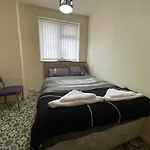 Png Suites - Abernant Rooms Shared Facilities