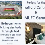 Waterside Mufc & Trafford Centre Townhouse 4 Bedroom Free Parking