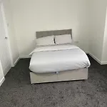 Modern 5 Bedroom House