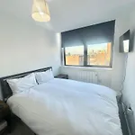 Up To 40 Percent Off Old Trafford Modern Apartment
