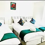 Modern 3 Bedroom Flat Near University & Hulme Park