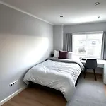 4-Bed House Near Etihad & More