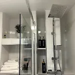 Inside Manchester City, Modern & Luxurious 2 Bed Apartment, Entire Unit