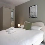 2 Bed Central Flat Free Parking By City Superhost