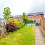 Spacious & Bright 2-Bed Home By 53 Degrees Property, Perfect For Couples With Parking & Garden