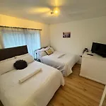 Stylish Townhouse- City Centre - O2 Apollo
