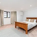 2 Bedroom, 2 Bathroom Apartment, Close To Mcr City Centre