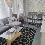 Stylish 1 Bedroom Flat Close To City Centre, Walking Distance To Heaton Park