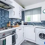 Spacious 2-Bed Apartment In Manchester By Prymeo, Great For Business Stays - Sleeps 4