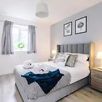 Spacious 2-Bed Apartment In Manchester By Prymeo, Great For Business Stays - Sleeps 4