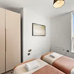 The Artist Abode In Central Manchester - Parking
