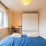 Wenlock Way House, Luxury Serviced Accommodation