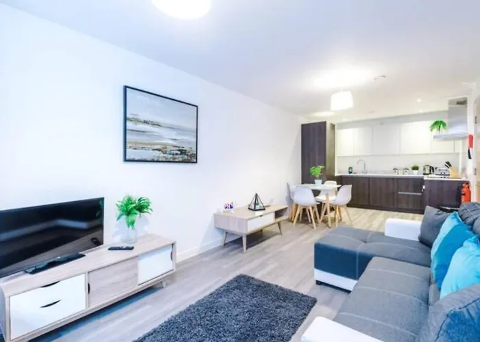 The Halo 2 Bedroom Apartment- Hosted By Mcr Dens