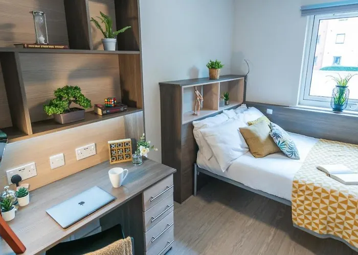 Homely Private Bedrooms At Oxford Court In Manchester