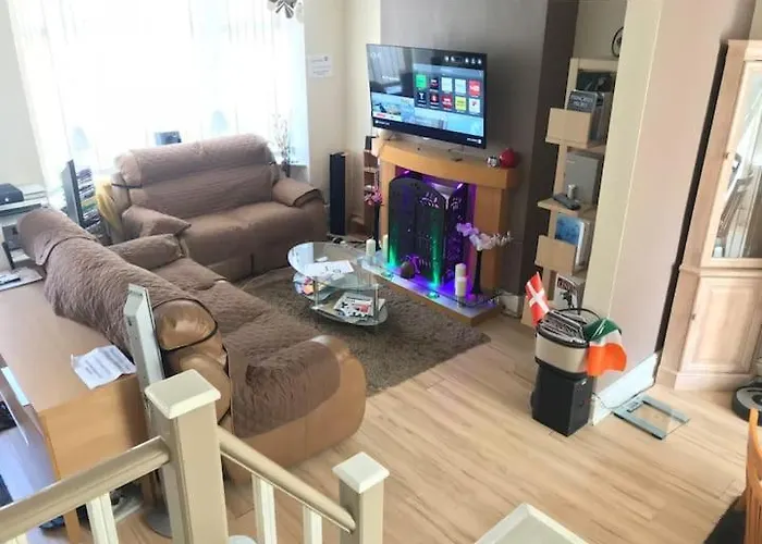 Private King En-Suite Bedroom Close To Mediacityuk/Old Trafford