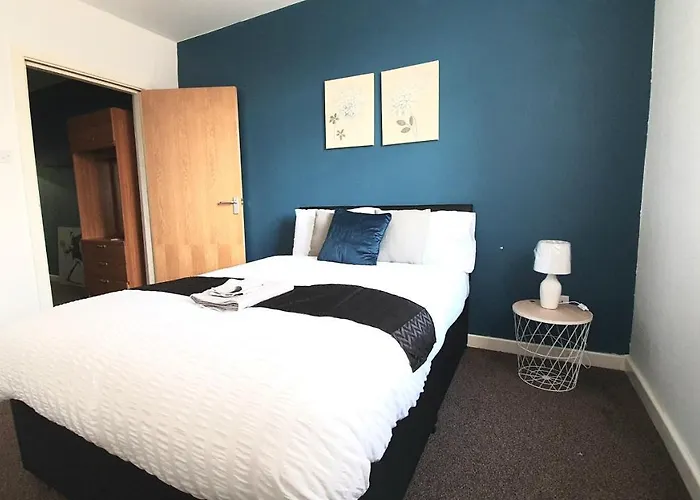 Salford Ark Comfort Stays Near Salford Royal And Trafford Centre