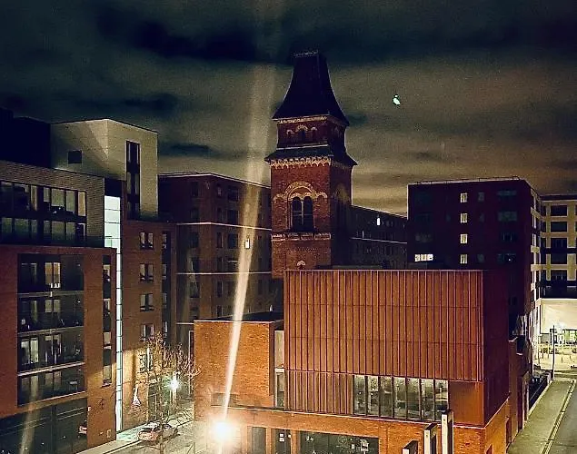 Contemporary Ancoats Penthouse With Large Private Terrace And Hot Tub