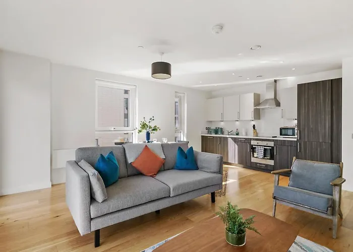 Salford Central - Luxury Apartments By Mgroupsa