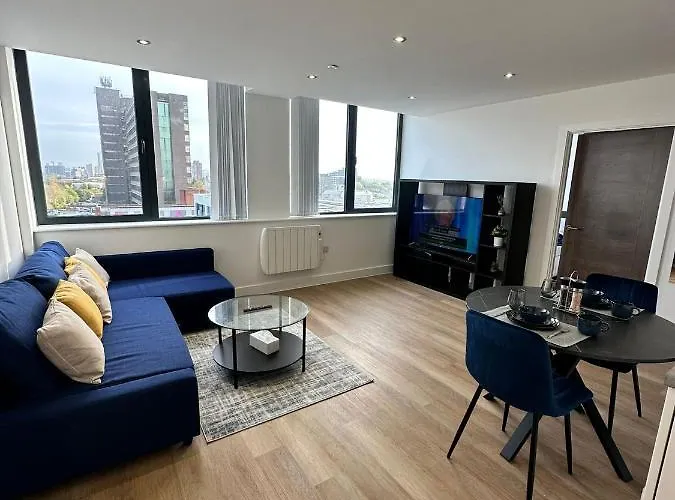 1 Bed Apartment Near Old Trafford With Free Car Park