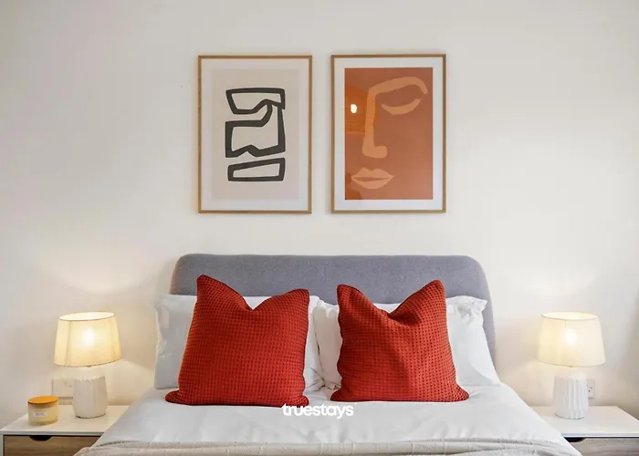 Greaves House By Truestays - 3 Bedroom House In Failsworth, Manchester
