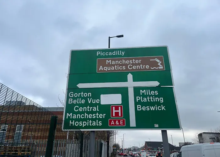 2 Bedroom Flat Close To Manchester City, Manchester City Stadium And Coop Arena