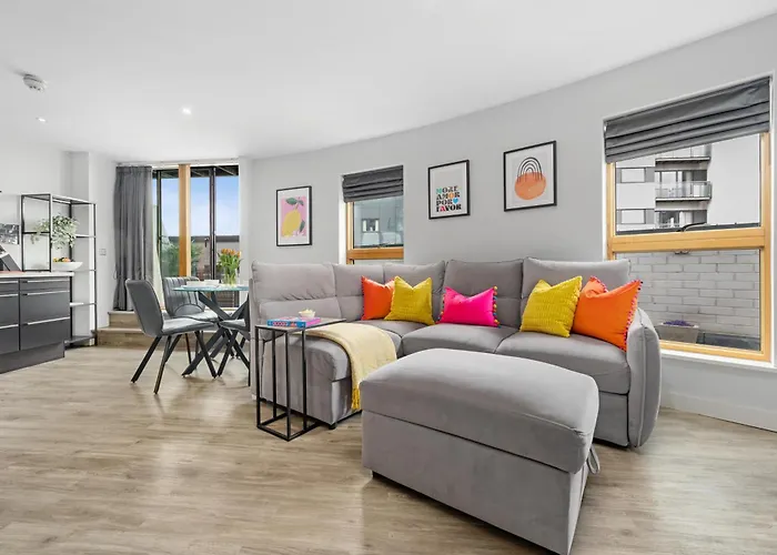 Central Apartment With Balcony & Secure Parking