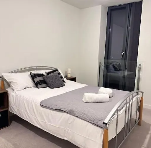 Stylish 2 Bedroom Apartment