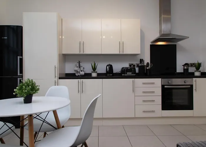 2Bd Cozy Retreat With Parking