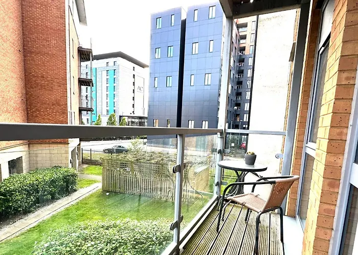 2 Bed Ensuite With Balcony And Free Onsite Secure Parking