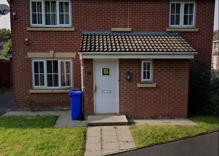 L&Lstays At 12 Harvard Road