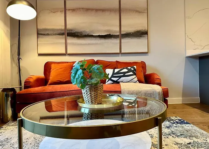 Stunning City Centre Duplex With Free Parking