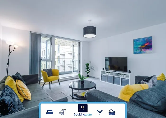 Large 2 Bedroom Apartment With Balcony By Host A Home