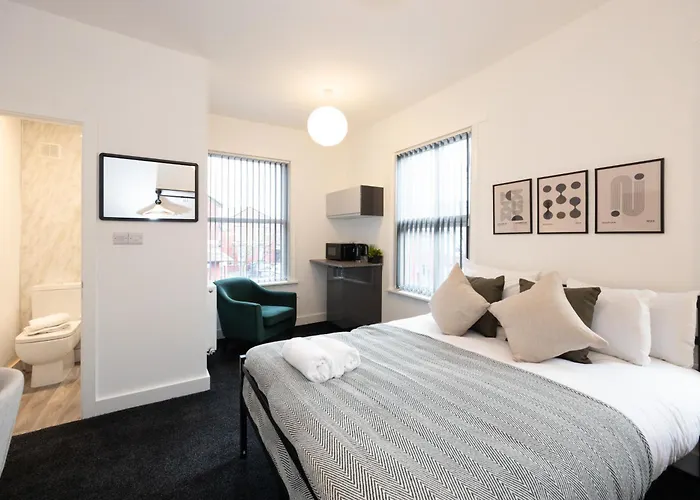 Private Ensuite Rooms With Kitchen Access By Irwell Stays