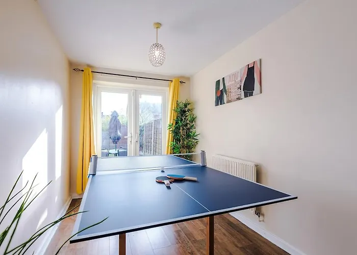 Cozy 3 Bed With Ps4 And Parking By Vista Stays Short Lets Manchester
