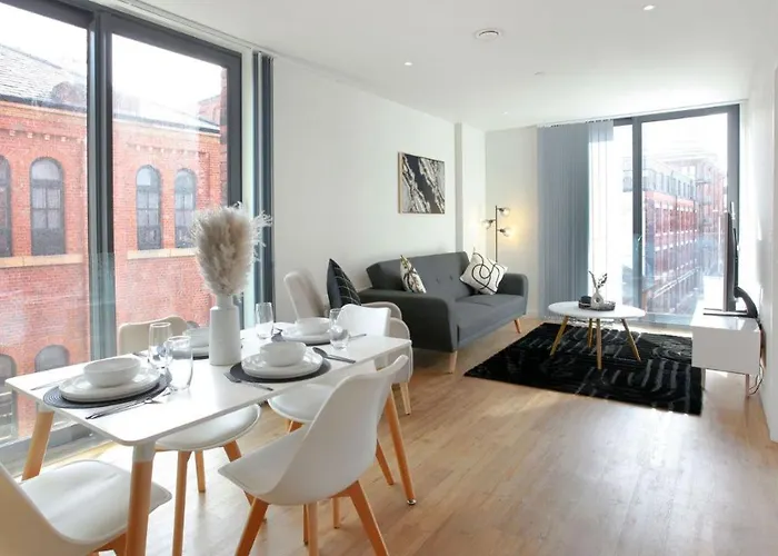 Spacious Apartment In Central Mcr With Terrace, Gym