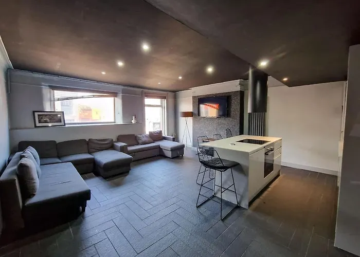 City Centre Hidden Gem Sleeps 22 By City Superhost