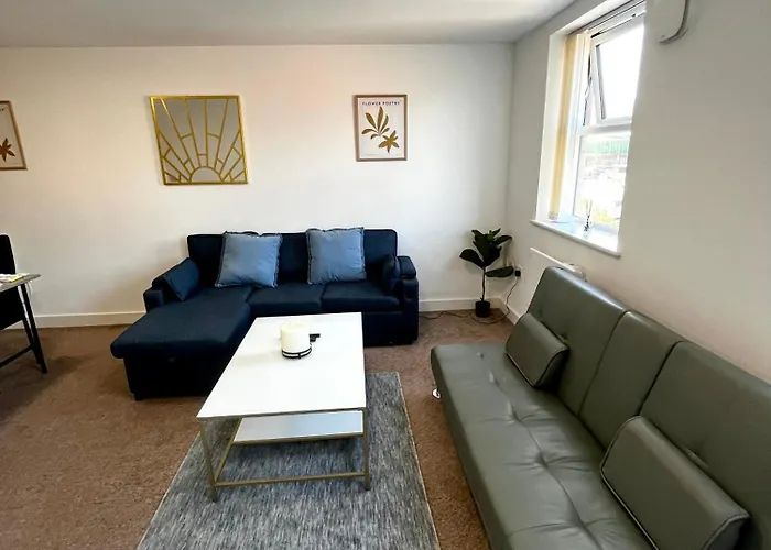 The Failsworth Collection - Stylish Apartments With Free Parking