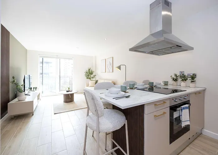 2 Bed Central Flat Free Parking By City Superhost