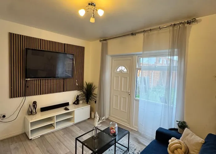 Stylish Townhouse- City Centre - O2 Apollo