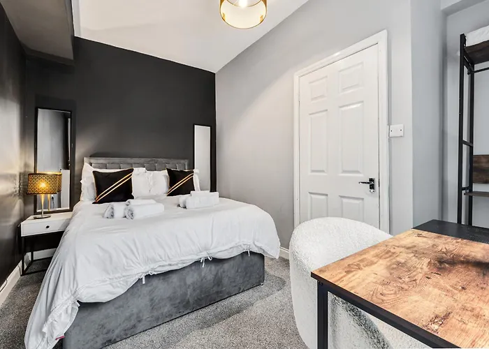 3 Bedroom Home Close To Mcr City Centre