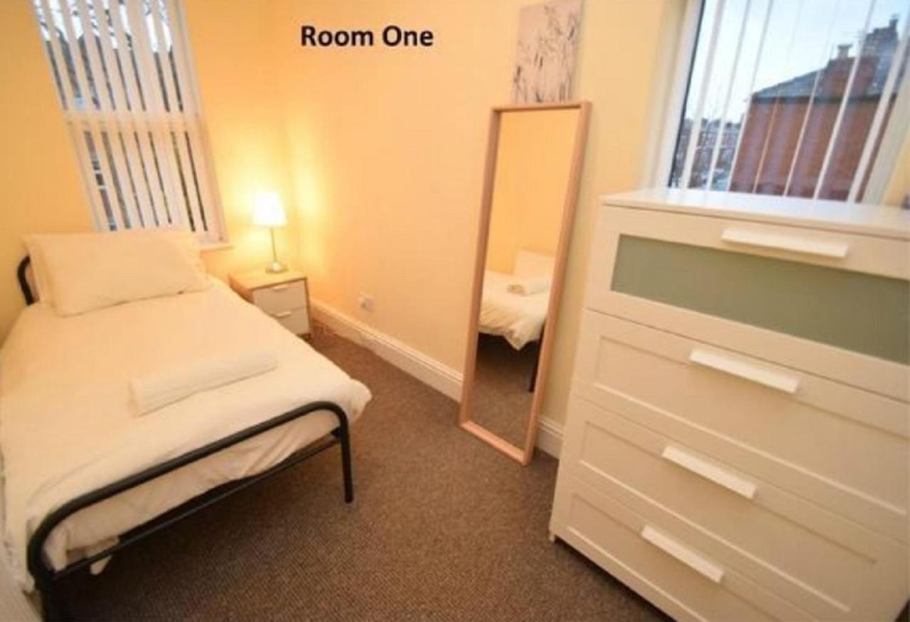 Beautiful 4 Bedroom Victorian Sleeps 7 Stockport *