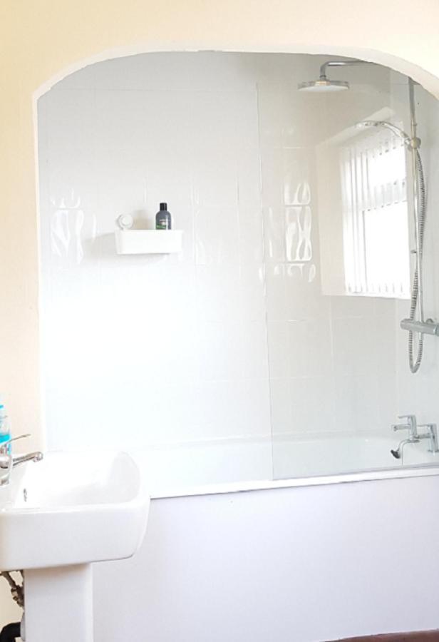 Beautiful 4 Bedroom Victorian Sleeps 7 Stockport Appartement