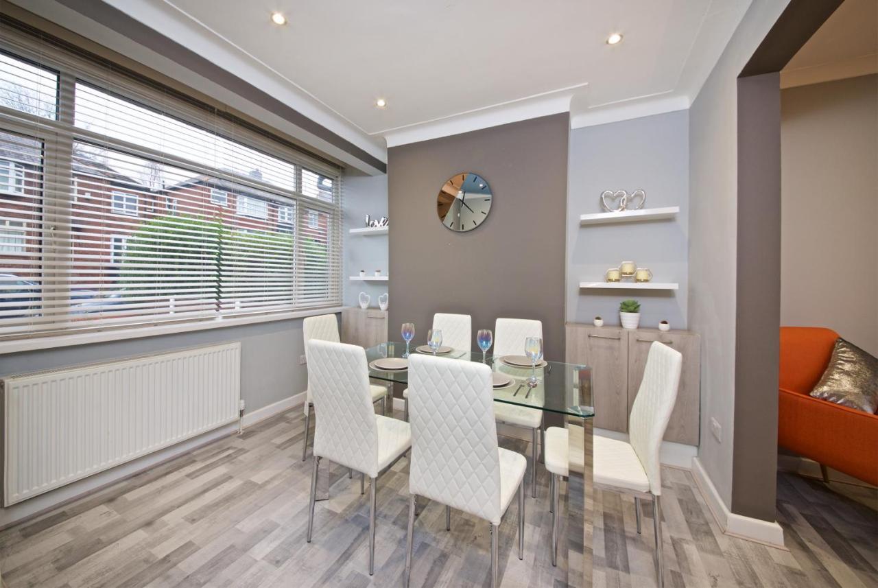 Vakantiehuis Beautiful Cozy With Free Parking *