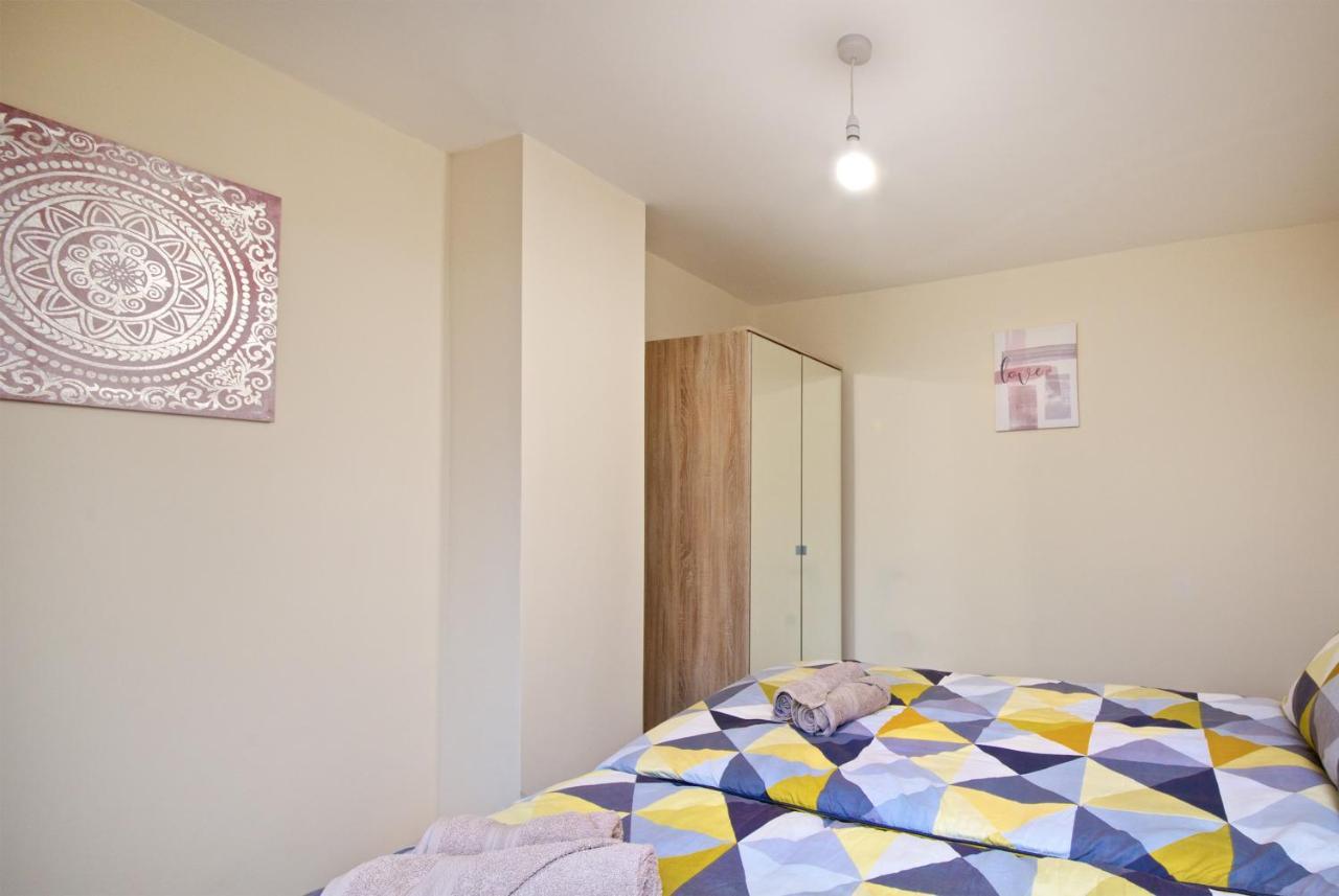Vakantiehuis Beautiful Cozy With Free Parking