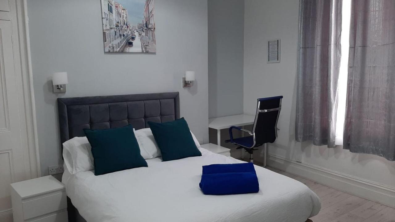 Regency 2* Manchester