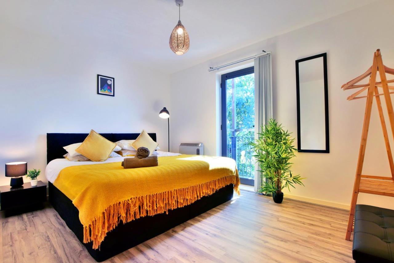 Budget Friendly With Twin Beds & Parking Manchester